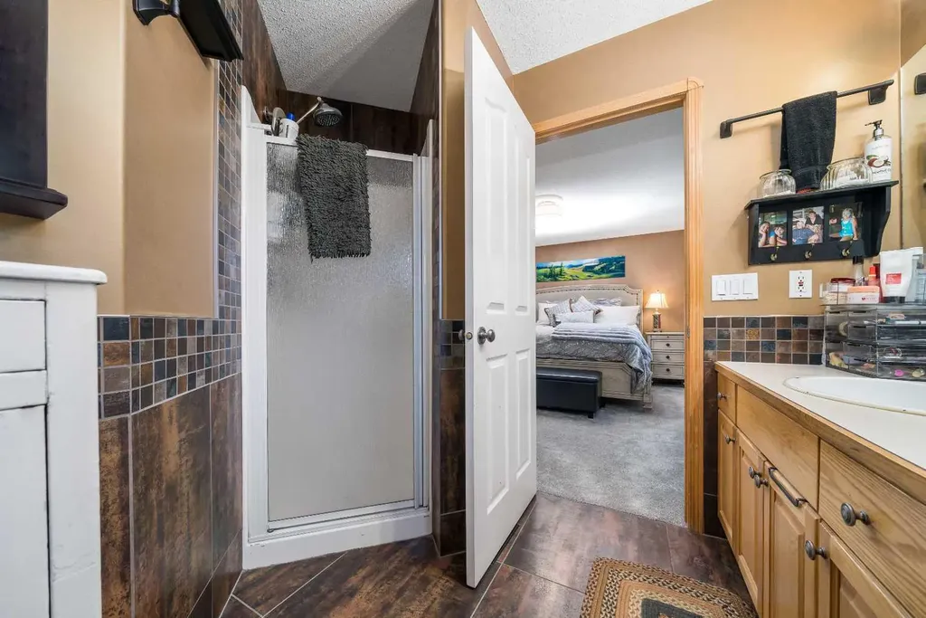 12 Sunrise Court SW Medicine Hat AB T1B 4N5