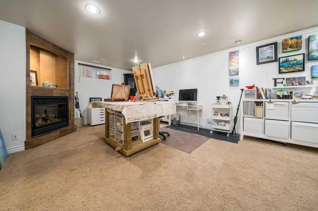 12 Sunrise Court SW Medicine Hat AB T1B 4N5