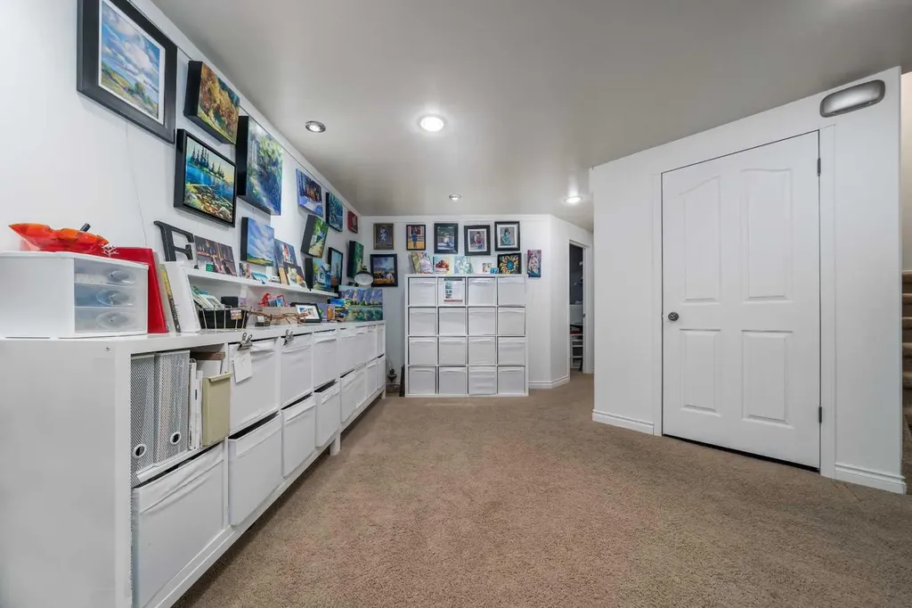 12 Sunrise Court SW Medicine Hat AB T1B 4N5