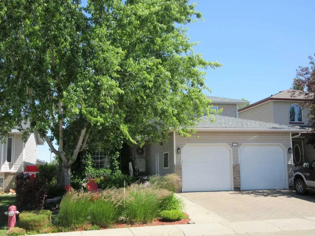 12 Sunrise Court SW Medicine Hat AB T1B 4N5
