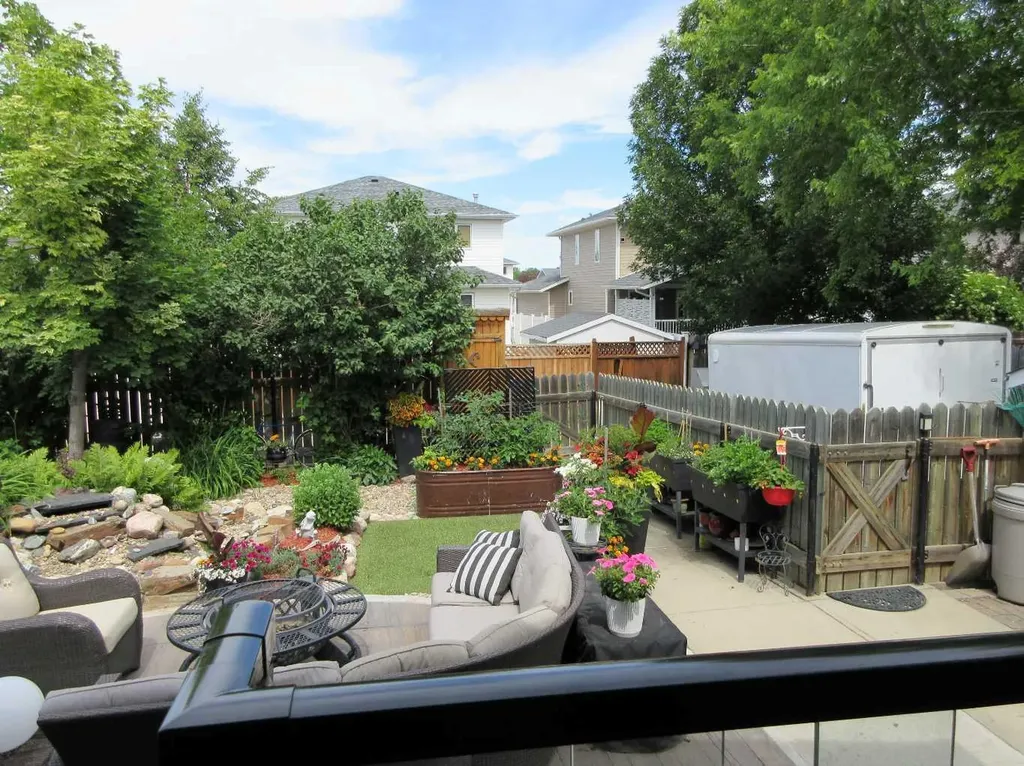 12 Sunrise Court SW Medicine Hat AB T1B 4N5