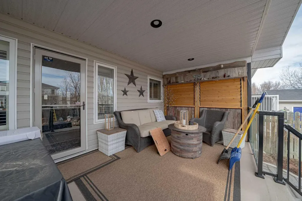 12 Sunrise Court SW Medicine Hat AB T1B 4N5
