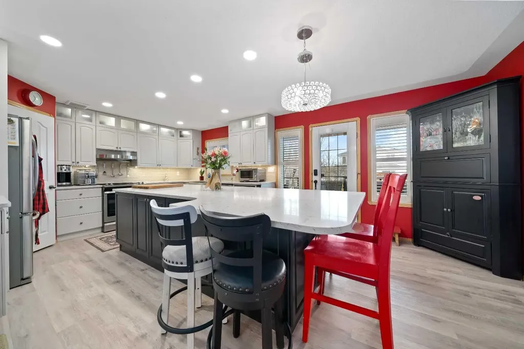 12 Sunrise Court SW Medicine Hat AB T1B 4N5