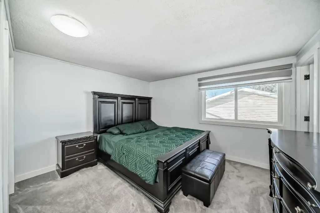 584 Whiteridge Way NE Calgary AB T1Y 2Y5