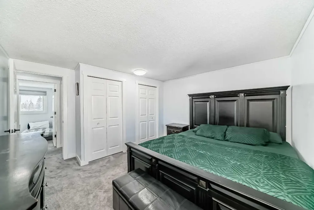 584 Whiteridge Way NE Calgary AB T1Y 2Y5