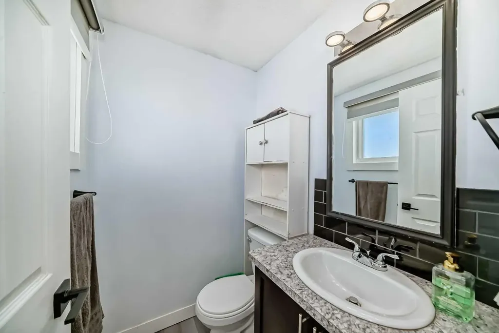 584 Whiteridge Way NE Calgary AB T1Y 2Y5