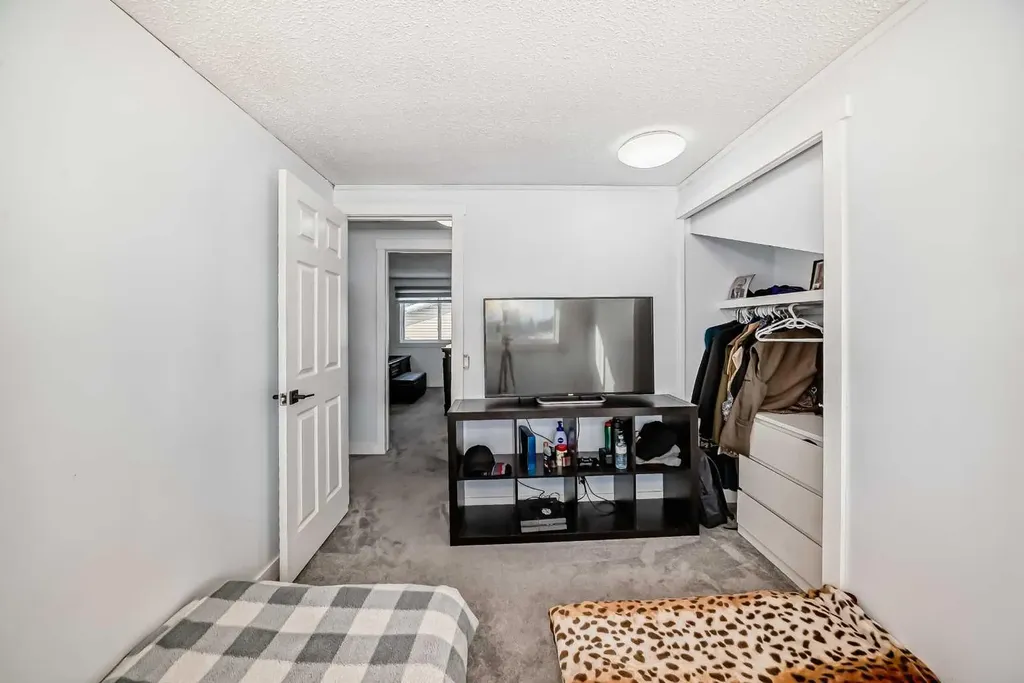 584 Whiteridge Way NE Calgary AB T1Y 2Y5