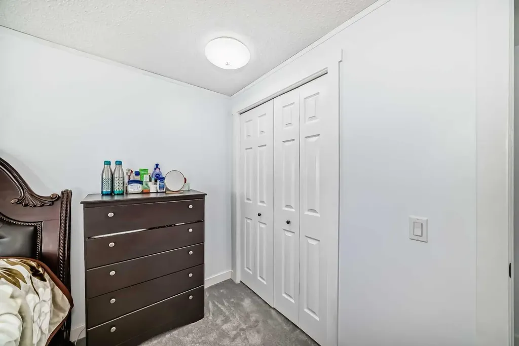 584 Whiteridge Way NE Calgary AB T1Y 2Y5