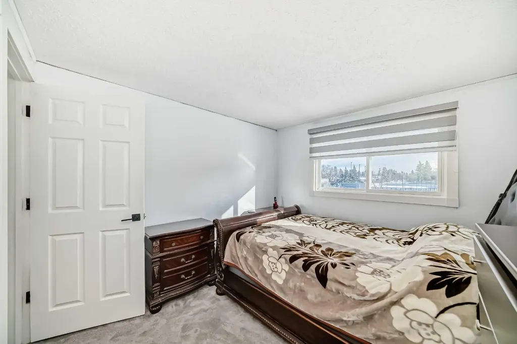 584 Whiteridge Way NE Calgary AB T1Y 2Y5