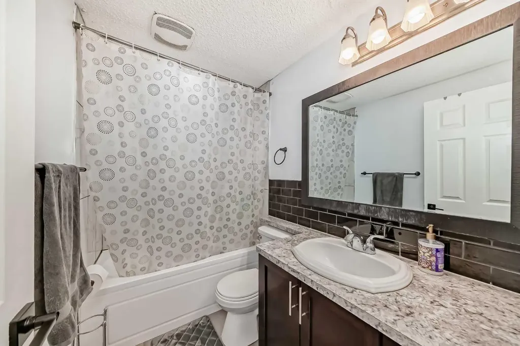 584 Whiteridge Way NE Calgary AB T1Y 2Y5