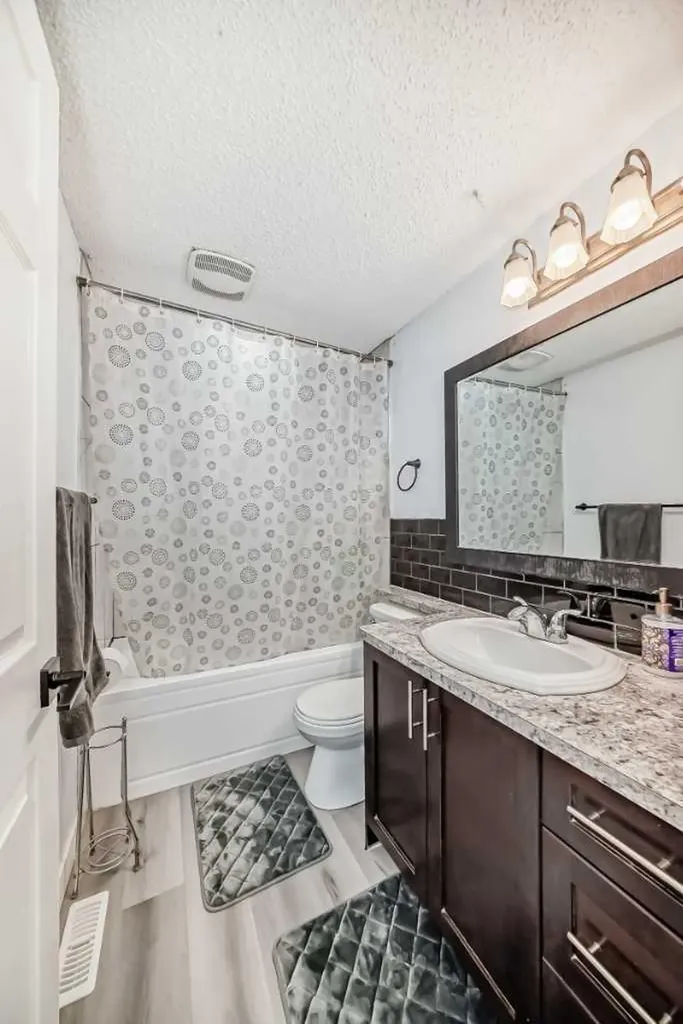 584 Whiteridge Way NE Calgary AB T1Y 2Y5