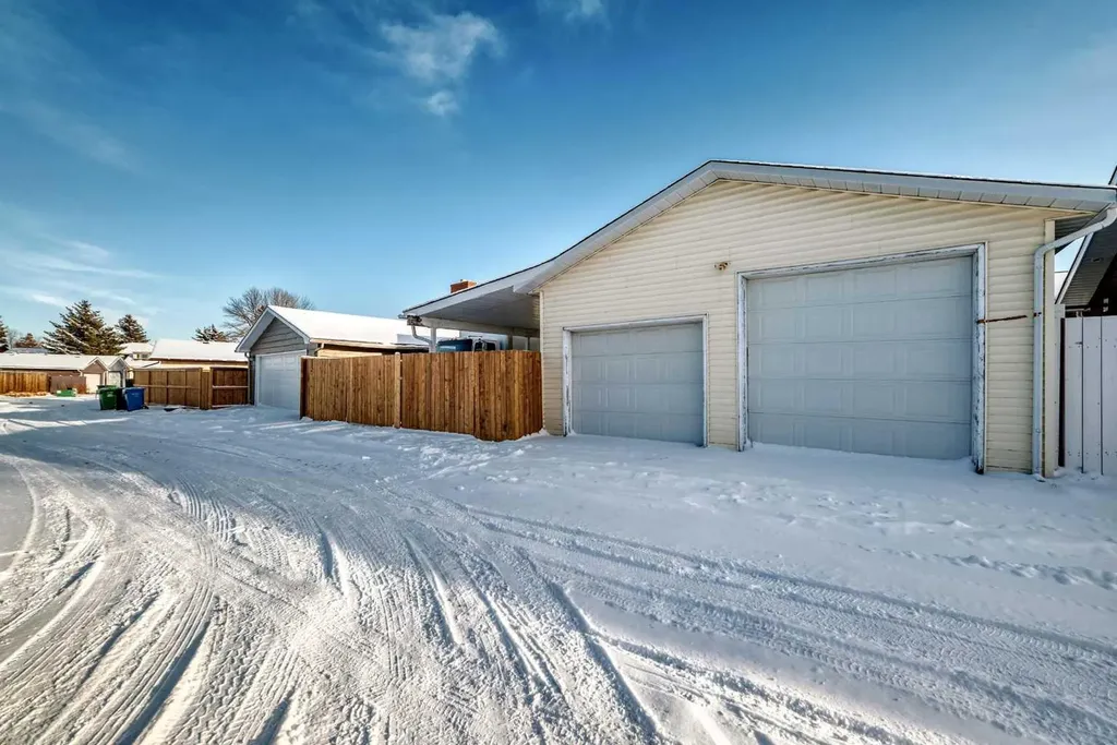 584 Whiteridge Way NE Calgary AB T1Y 2Y5