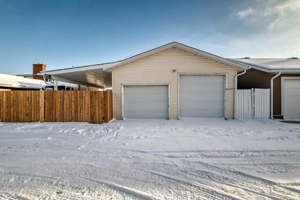 584 Whiteridge Way NE Calgary AB T1Y 2Y5