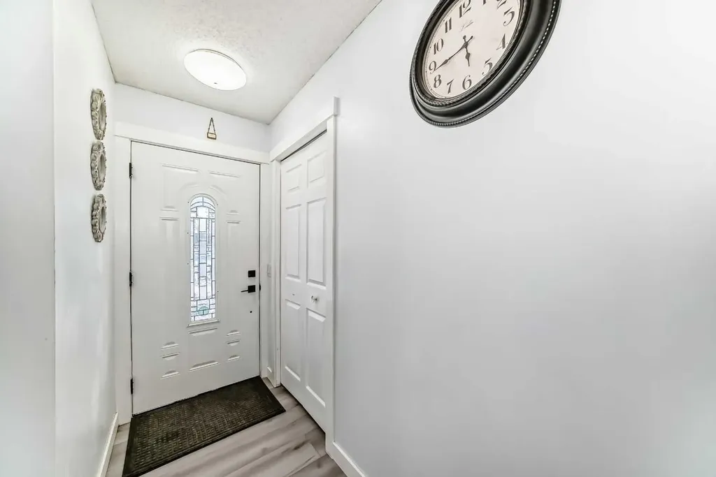 584 Whiteridge Way NE Calgary AB T1Y 2Y5