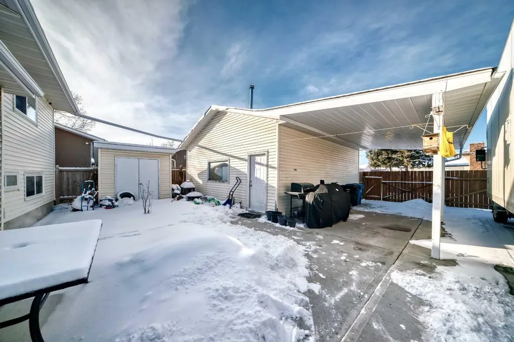 584 Whiteridge Way NE Calgary AB T1Y 2Y5