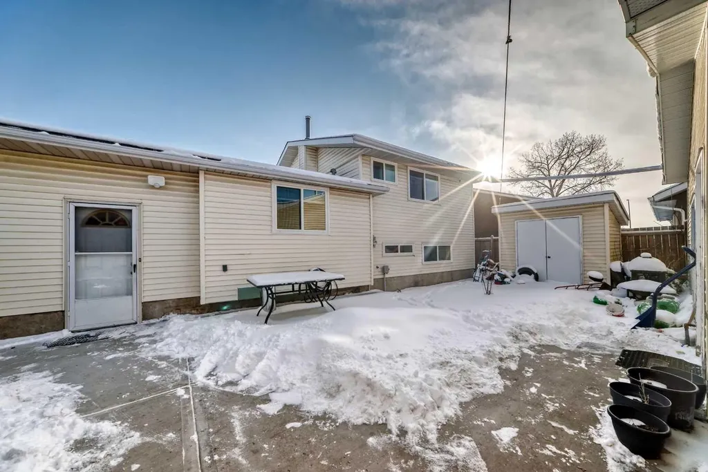 584 Whiteridge Way NE Calgary AB T1Y 2Y5