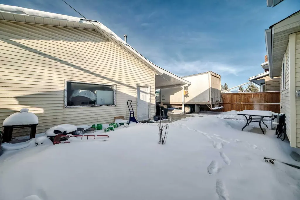 584 Whiteridge Way NE Calgary AB T1Y 2Y5