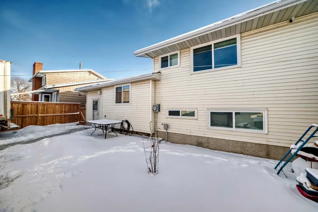 584 Whiteridge Way NE Calgary AB T1Y 2Y5