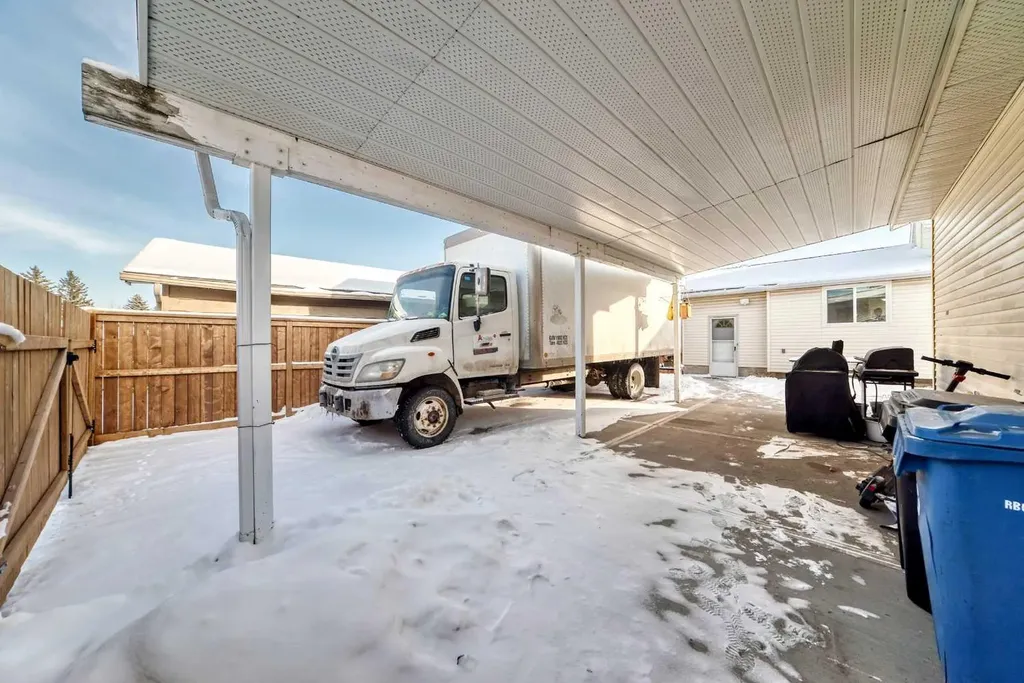 584 Whiteridge Way NE Calgary AB T1Y 2Y5
