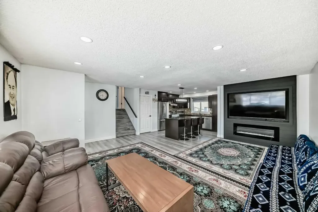 584 Whiteridge Way NE Calgary AB T1Y 2Y5