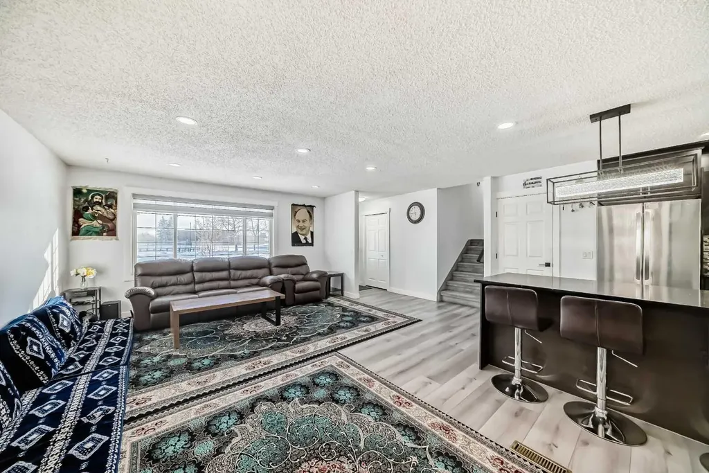 584 Whiteridge Way NE Calgary AB T1Y 2Y5