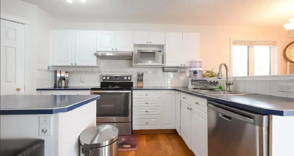 188 Tuscany Valley Drive NW Calgary AB T3L2C2