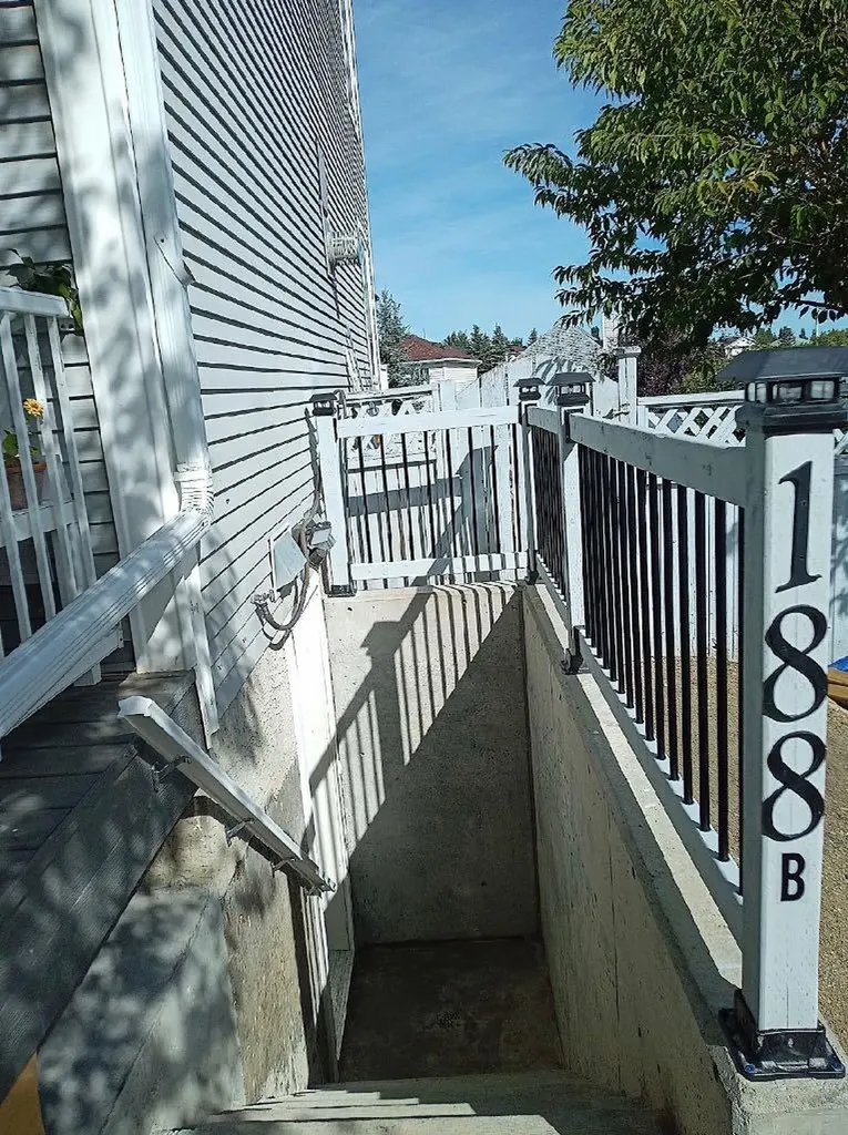 188 Tuscany Valley Drive NW Calgary AB T3L2C2