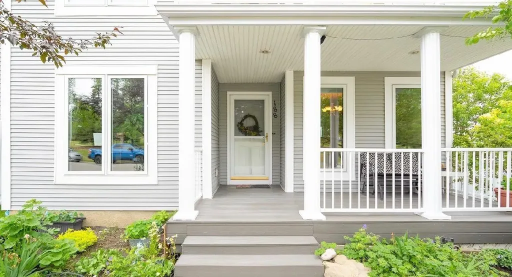 188 Tuscany Valley Drive NW Calgary AB T3L2C2