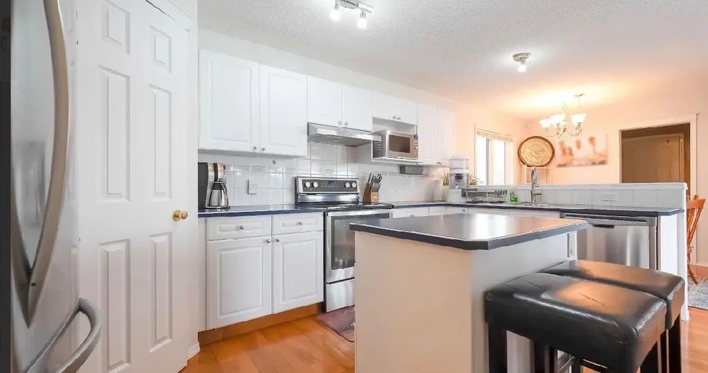 188 Tuscany Valley Drive NW Calgary AB T3L2C2