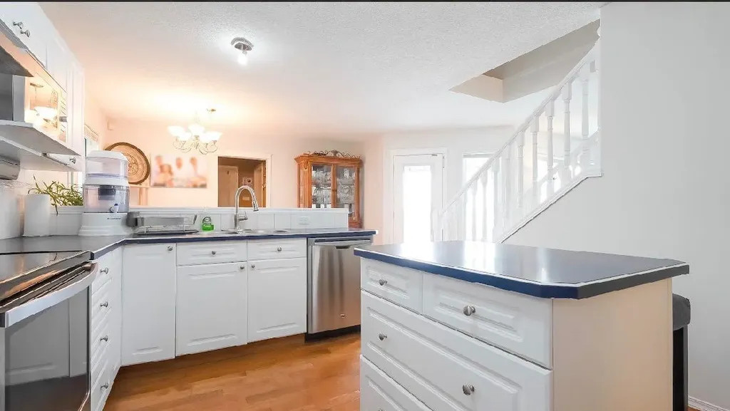188 Tuscany Valley Drive NW Calgary AB T3L2C2