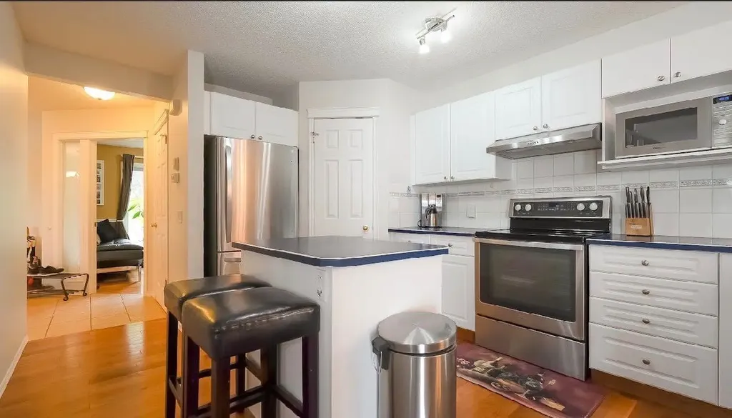 188 Tuscany Valley Drive NW Calgary AB T3L2C2