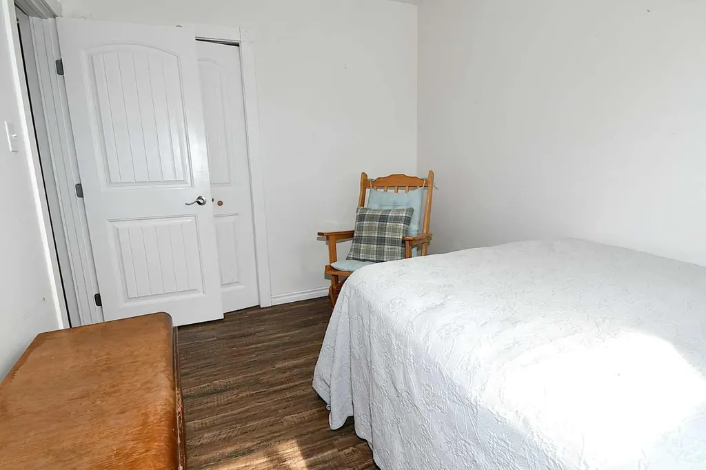 326 3 Avenue Bassano AB T0J 0B0