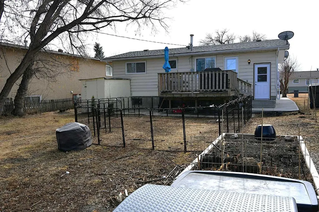 326 3 Avenue Bassano AB T0J 0B0