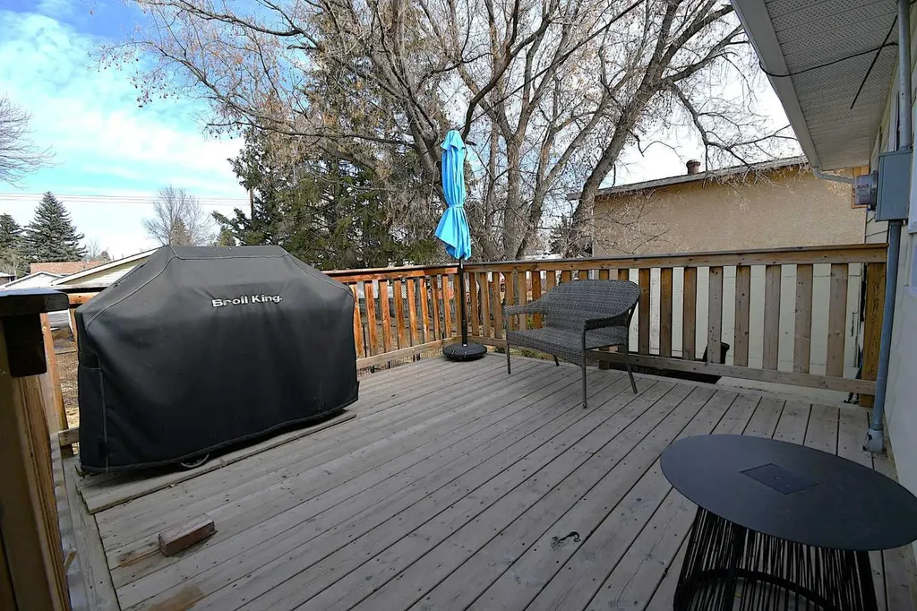 326 3 Avenue Bassano AB T0J 0B0