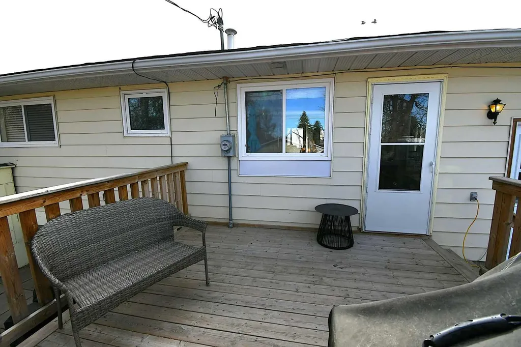 326 3 Avenue Bassano AB T0J 0B0