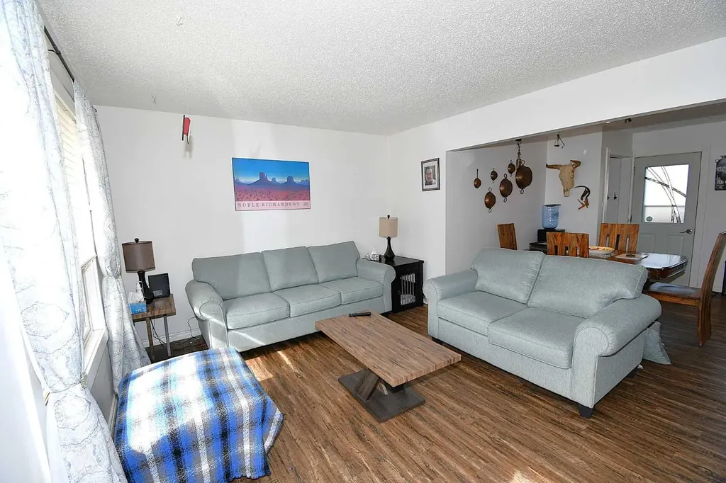 326 3 Avenue Bassano AB T0J 0B0