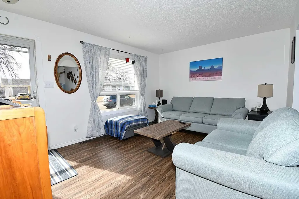 326 3 Avenue Bassano AB T0J 0B0