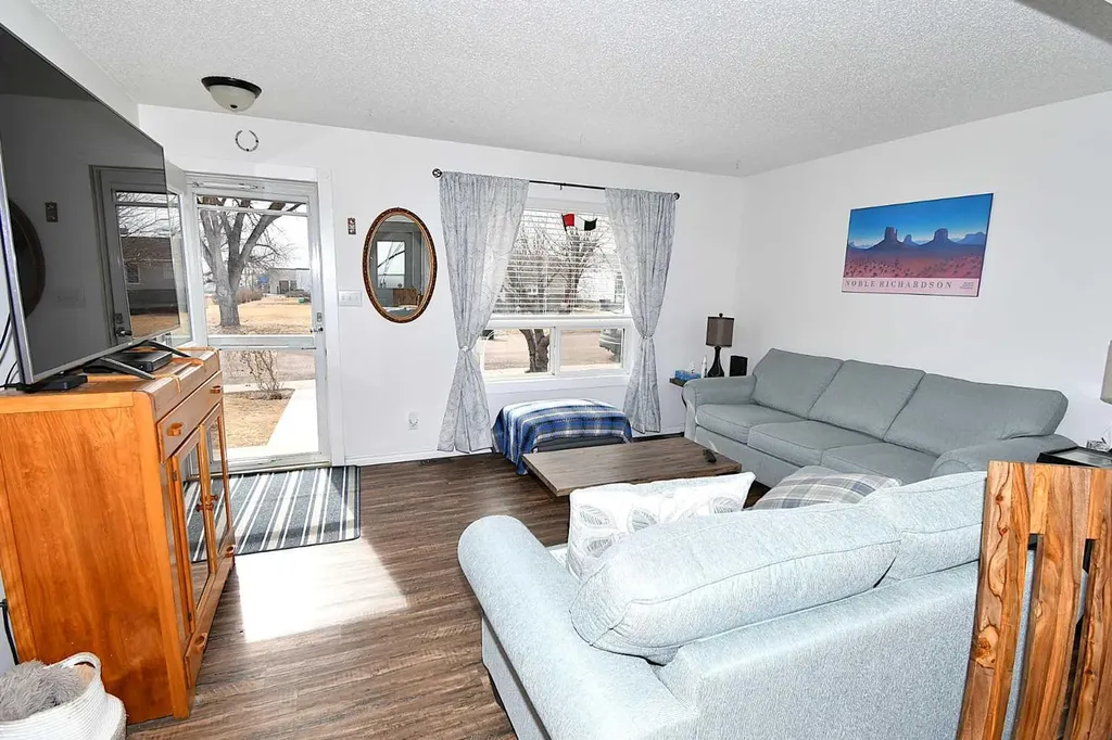 326 3 Avenue Bassano AB T0J 0B0