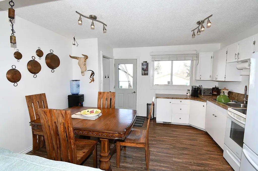 326 3 Avenue Bassano AB T0J 0B0