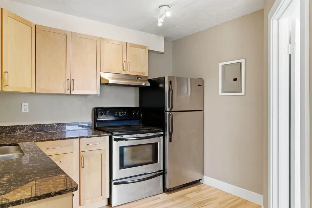 315 9a Street NW Calgary AB T2N1T7