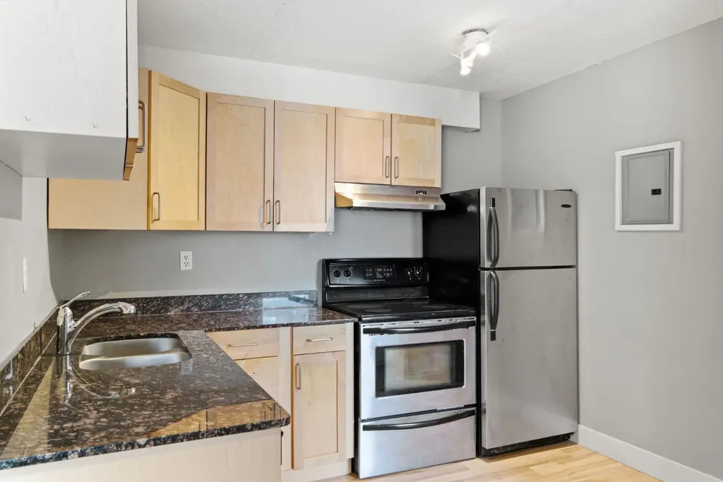315 9a Street NW Calgary AB T2N1T7