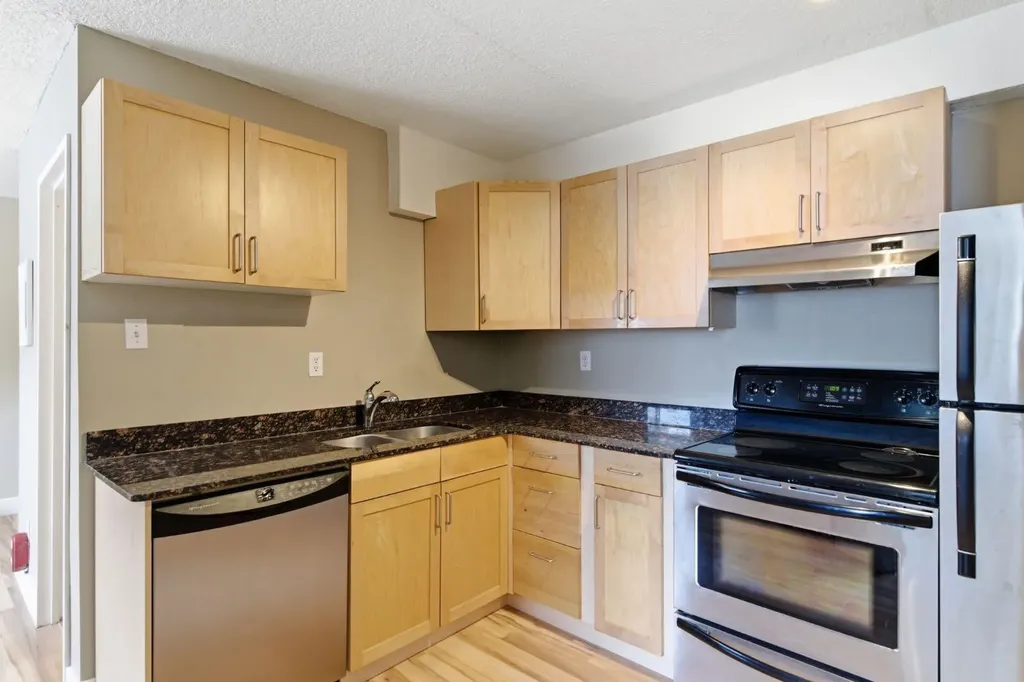 315 9a Street NW Calgary AB T2N1T7