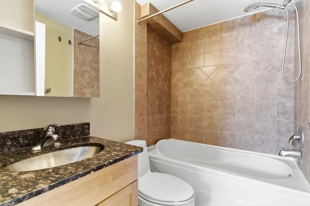 315 9a Street NW Calgary AB T2N1T7