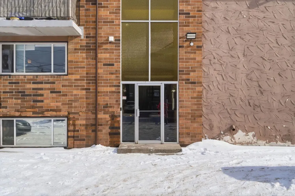 315 9a Street NW Calgary AB T2N1T7