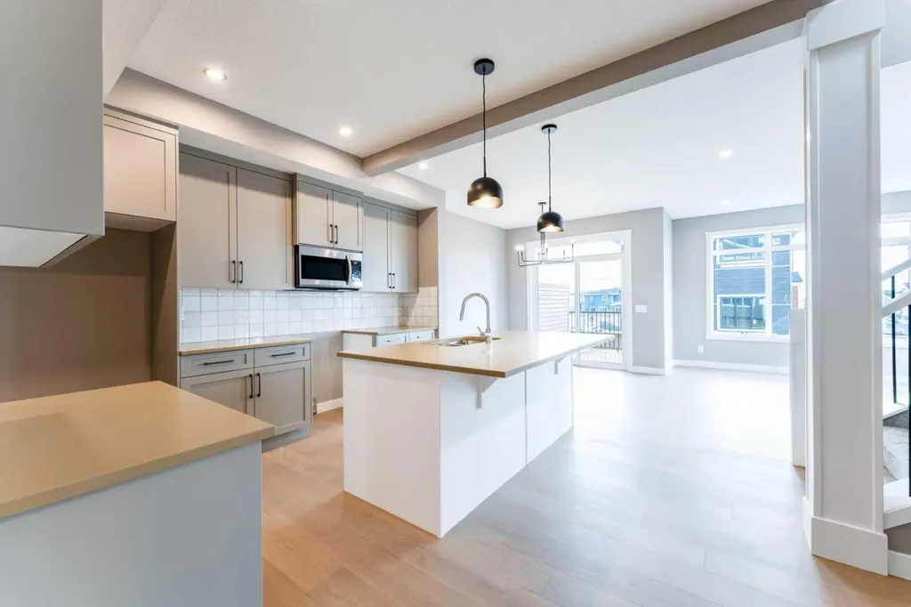 99 Waterford Mews Chestermere AB T1X3B7