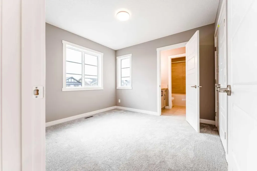 99 Waterford Mews Chestermere AB T1X3B7