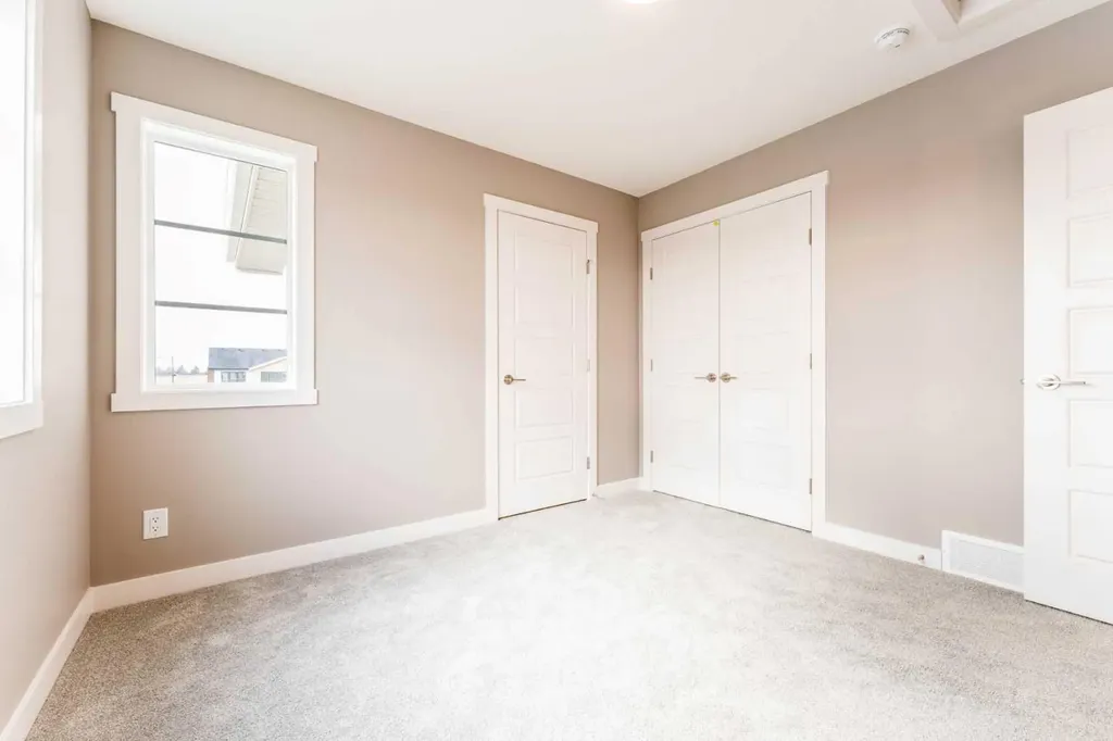 99 Waterford Mews Chestermere AB T1X3B7