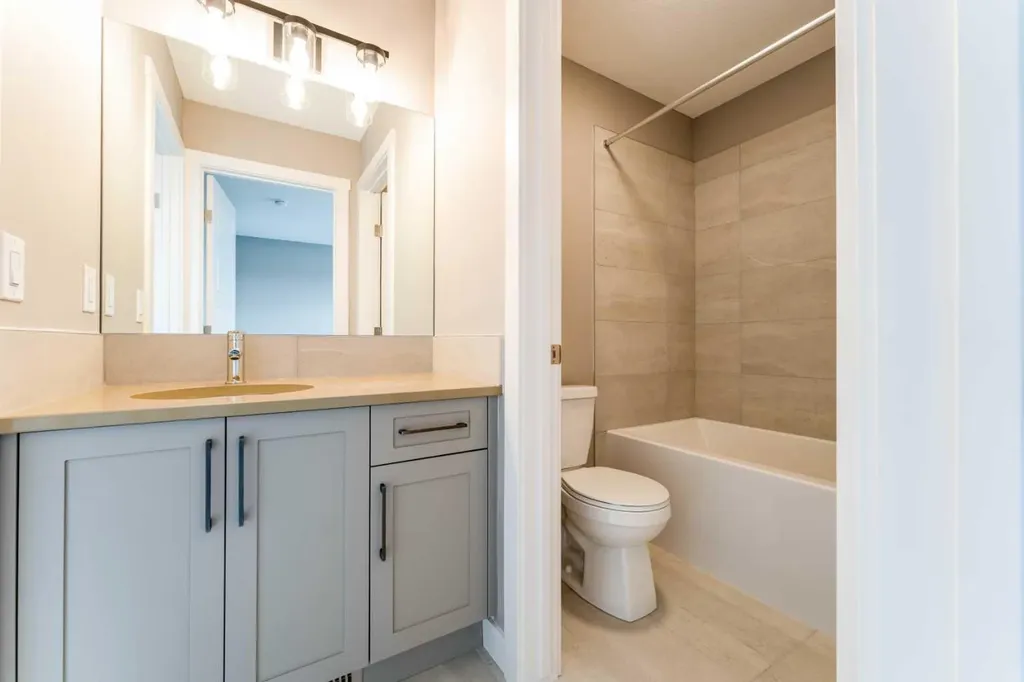 99 Waterford Mews Chestermere AB T1X3B7