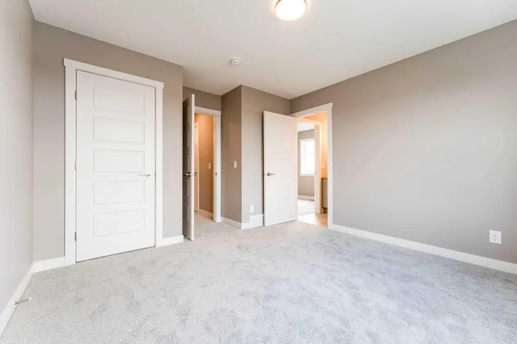 99 Waterford Mews Chestermere AB T1X3B7