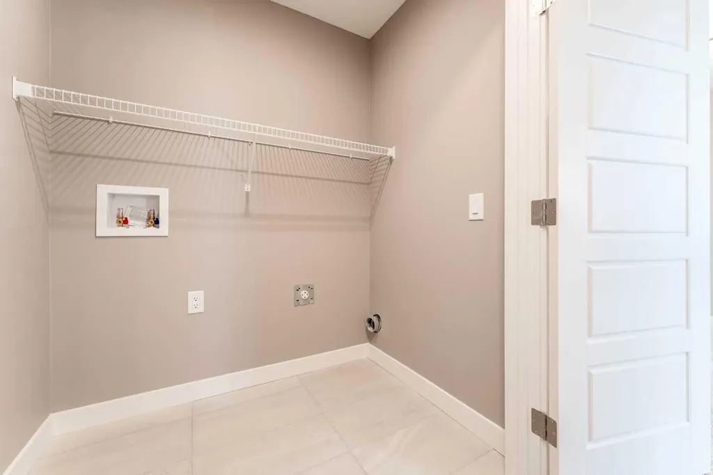 99 Waterford Mews Chestermere AB T1X3B7